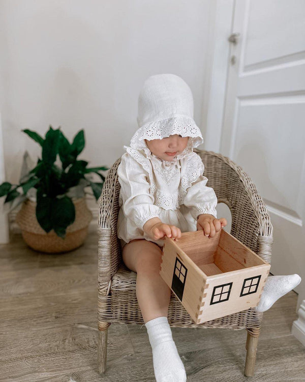 Vintage bodysuit and bonnet set