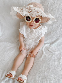 Sleeveless lace baby romper