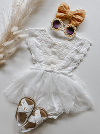 Sleeveless lace baby romper